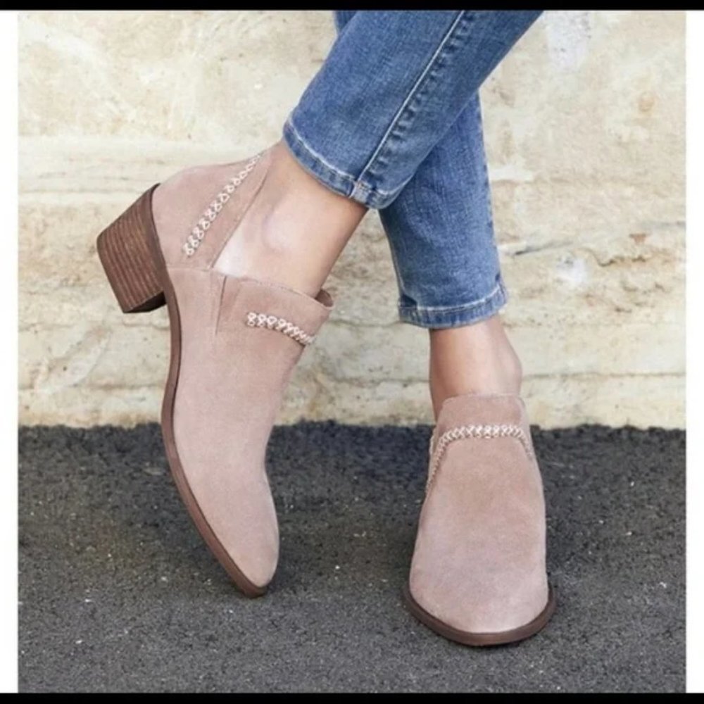 SOLE SOCIETY Nikkie dusty pink suede braided pointed toe cut out ankle booties